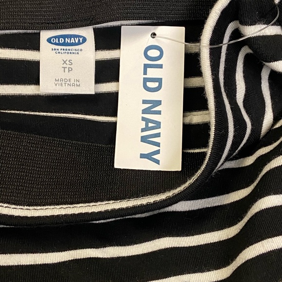 Old Navy - Women’s Pencil Skirt (NWT) - Picture 4 of 7